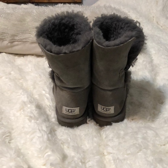 Uggs - Picture 2 of 11